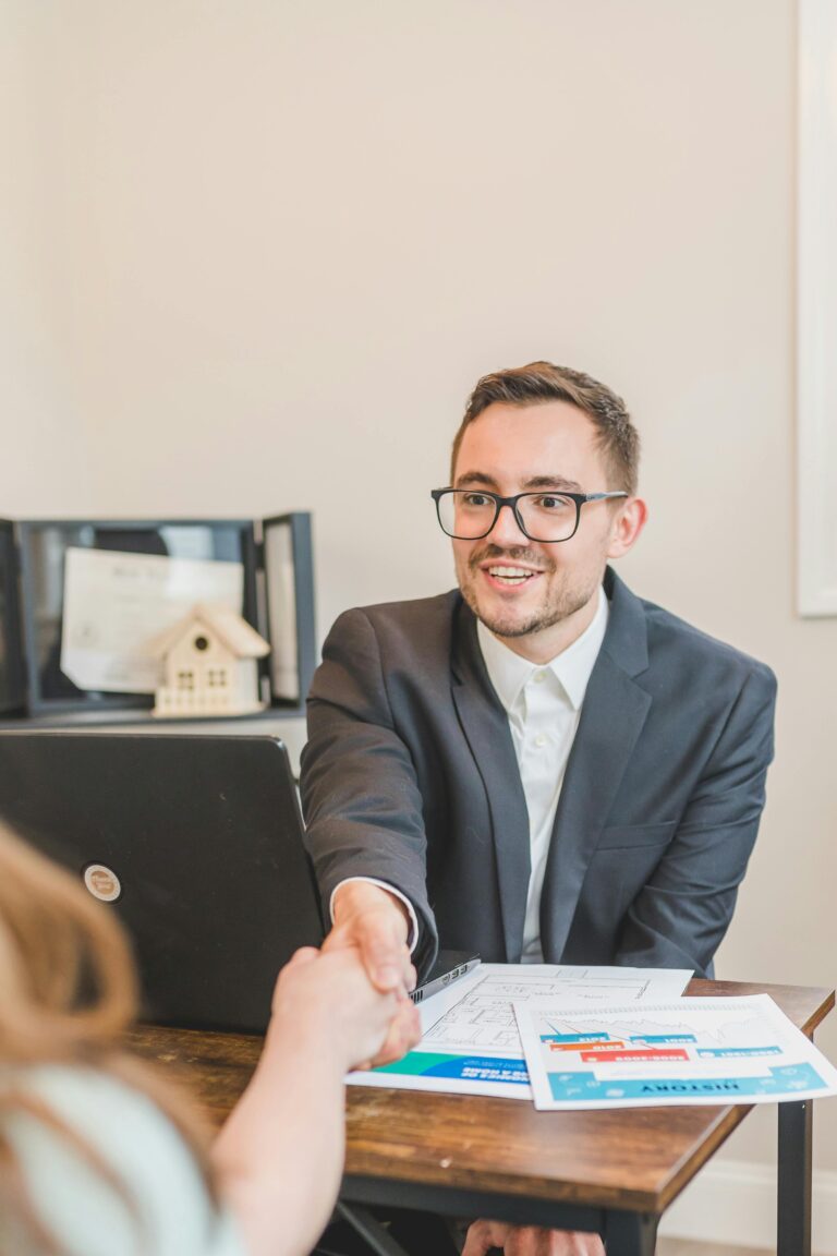 How to sell a service:A Practical Guide